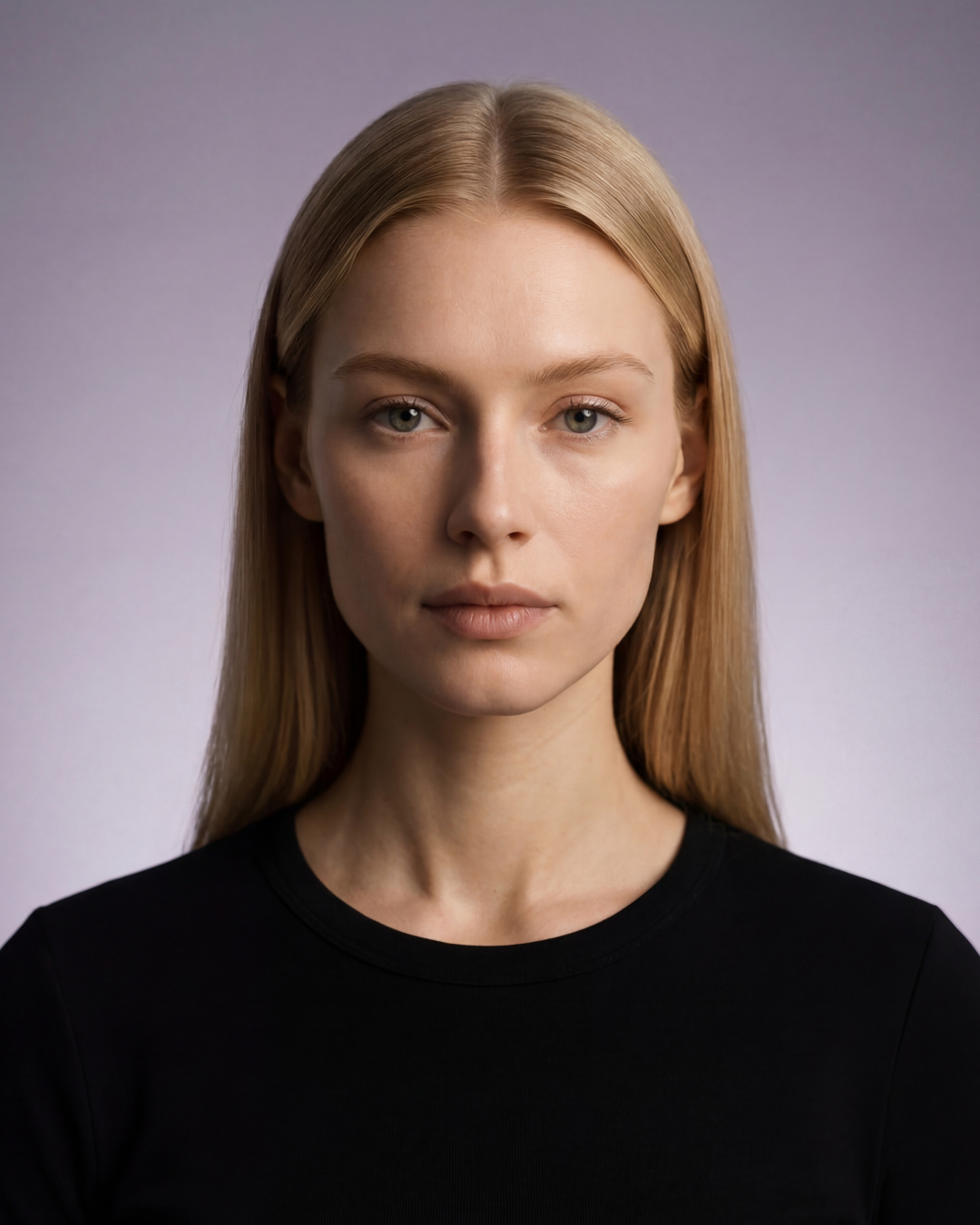 Freyja Lindholm wearing jewelry, campaign 1